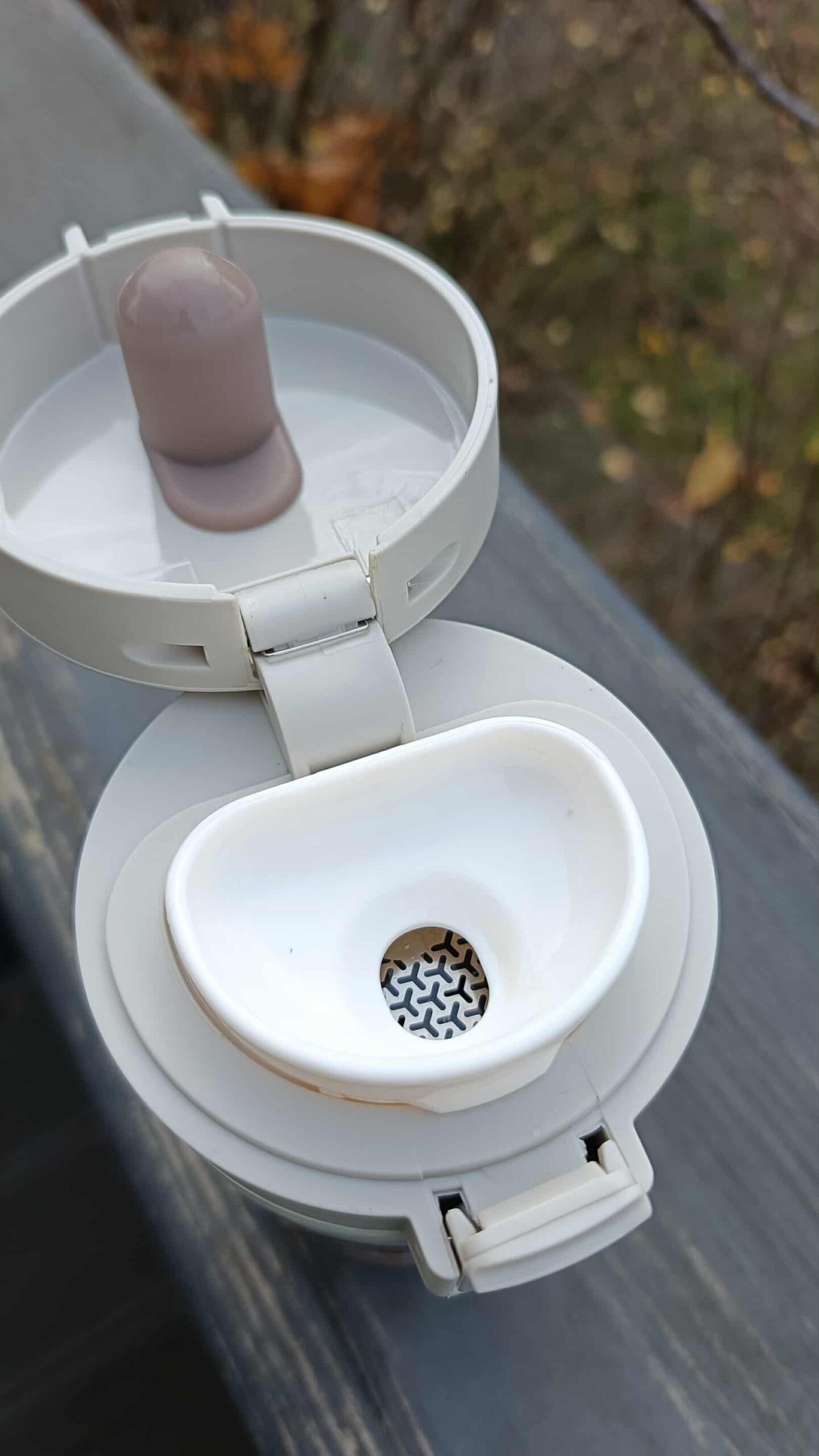 kubek termiczny z sitkiem